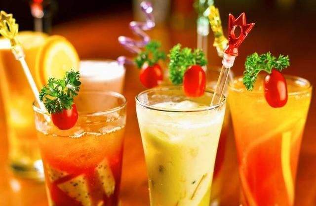 服藥無效甚至反效果？可能是你喝的水和酒精飲料惹的禍
